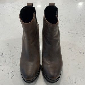 Sorel women’s waterproof bootie. Size 8. Condition good.